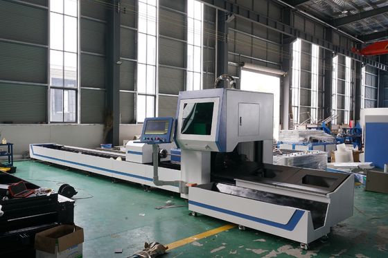 Raycus CNC Fiber Laser Cutting Machine 6000mm 3300w Untuk Pipa Baja Galvanis