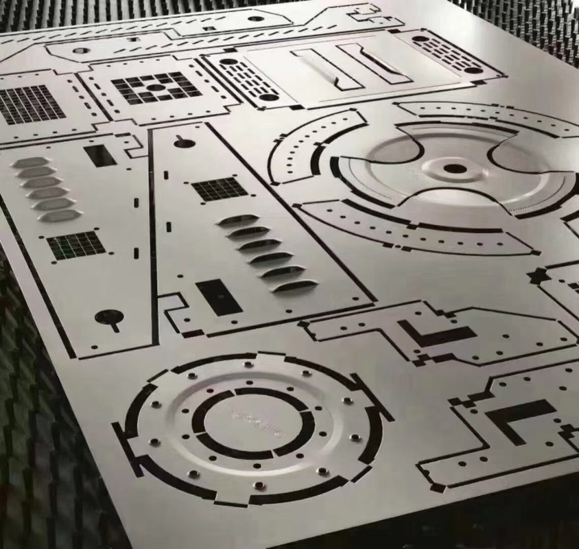 300 KN Hidrolik CNC Turret Punch Press Mesin Punching Lubang Otomatis Tipe O
